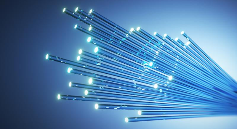 Quels sont les équipements essentiels pour une installation fibre optique professionnelle ?